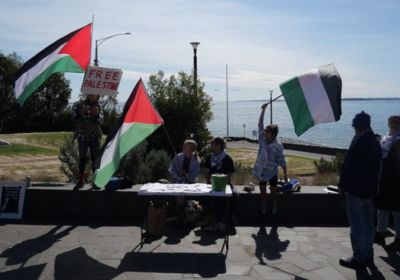 Photo of Bass Coast 4 Palestine supporters at Cowes Jetty