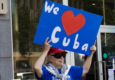 protesters outside the US consulate in boorloo/Perth on february 18, opposing the United States blockade of Cuba