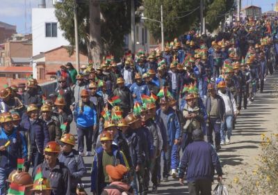 Bolivian workers marching