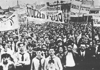 Open-air gathering of the Bundist Youth Organization, Warsaw, June 1932. Courtesy Bund Archives of the Jewish Labor Movement, New York.