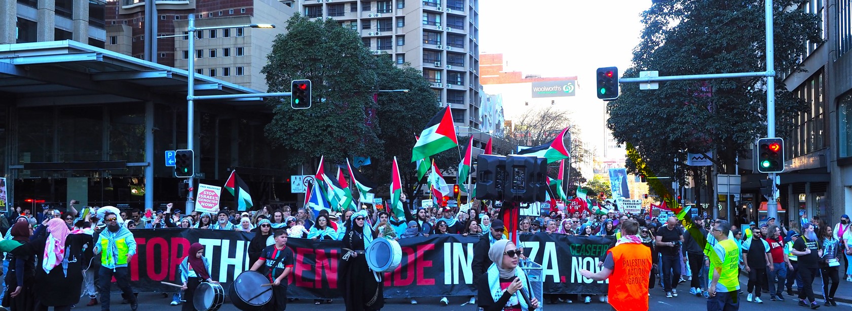 Gadigal Country/Sydney march for Palestine, against racism Gadigal Country/Sydney march for Palestine, against racism